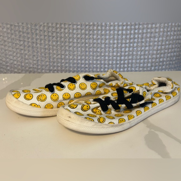 Smiley Face slip on shoes - Picture 1 of 3